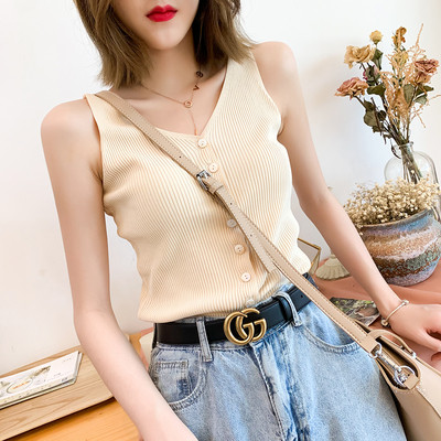 Top de damă actual în mai multe culori cu nasturi