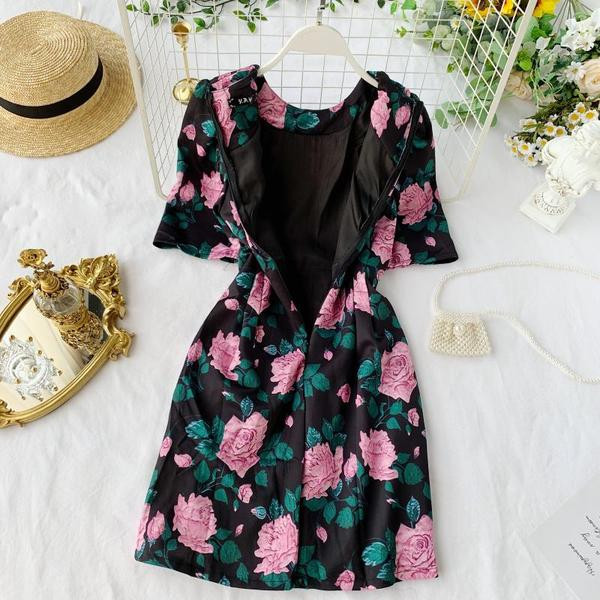 Rochie de dama cu maneci scurte si model floral