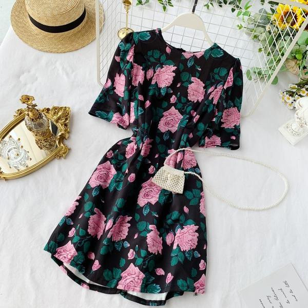 Rochie de dama cu maneci scurte si model floral