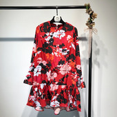 Rochie de dama cu decolteu oval in rosu cu model floral