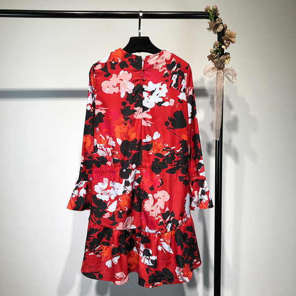 Rochie de dama cu decolteu oval in rosu cu model floral