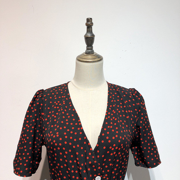 Rochie lunga cu cravate si nasturi in talie