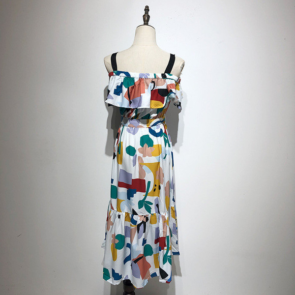 Rochie cu decolteu pătrat și bretele în alb cu model colorat