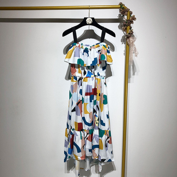 Rochie cu decolteu pătrat și bretele în alb cu model colorat