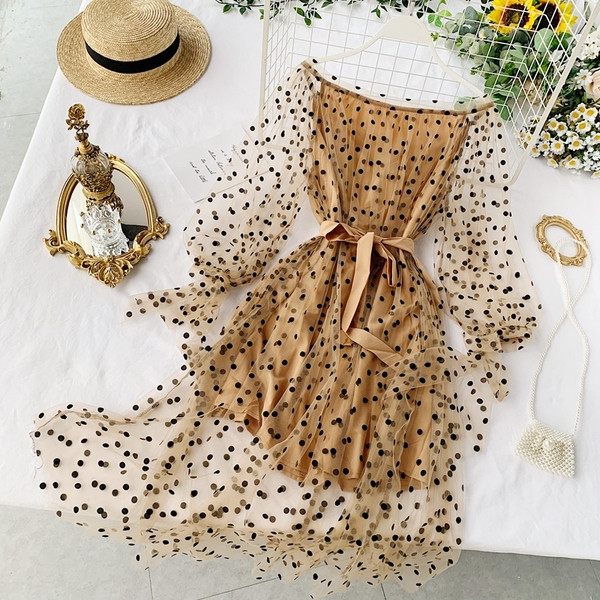 Rochie moderna de dama cu umerii goi si cravata