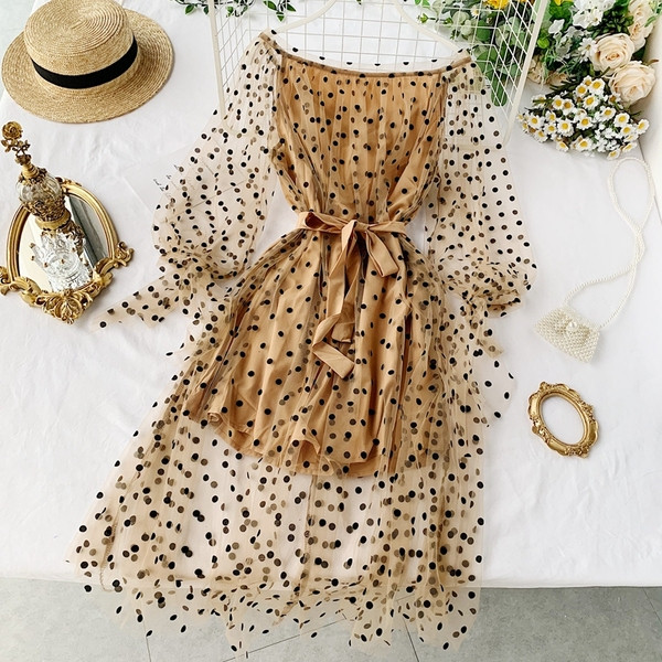 Rochie moderna de dama cu umerii goi si cravata