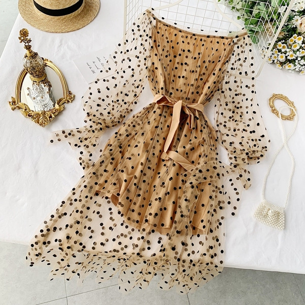 Rochie moderna de dama cu umerii goi si cravata