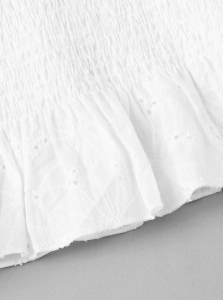 Bluza dama - model scurt cu bust elastic si maneci lotus in alb