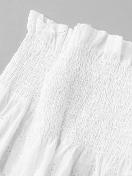 Bluza dama - model scurt cu bust elastic si maneci lotus in alb