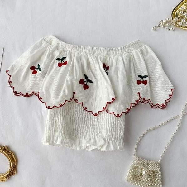 Дамска модерна блуза с бродерия в бял цвят