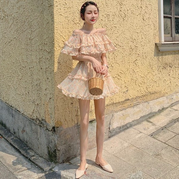 Rochie de dama eleganta cu model floral - model croiat