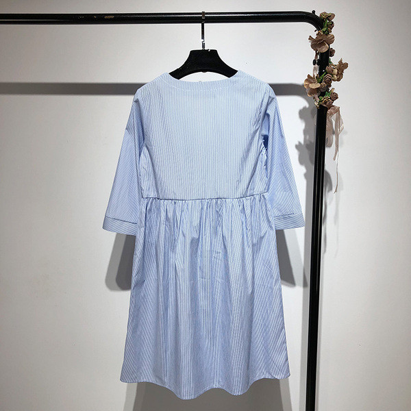 Rochie de dama in dungi cu broderie