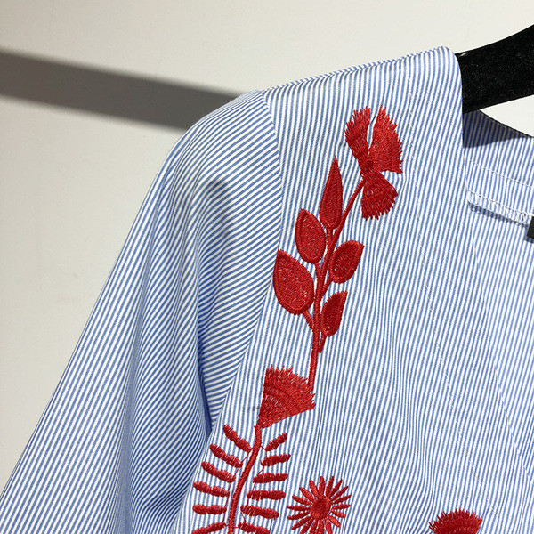 Rochie de dama in dungi cu broderie