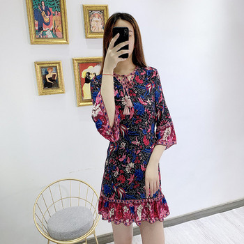 Rochie scurta cu decolteu in V si cravate