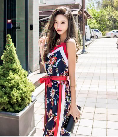 Salopetă de damă elegantă cu model floral și decolteu în V