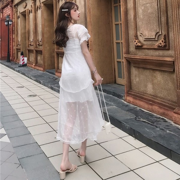 Rochie albă de damă casual cu mâneci scurte