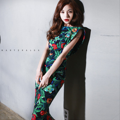 Rochie eleganta de dama cu model floral in doua culori