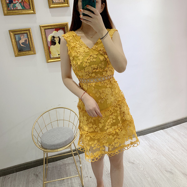 Rochie de dama cu decolteu in V cu dantela in doua culori