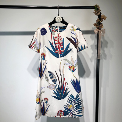 Rochie scurta cu decolteu oval alb cu model floral