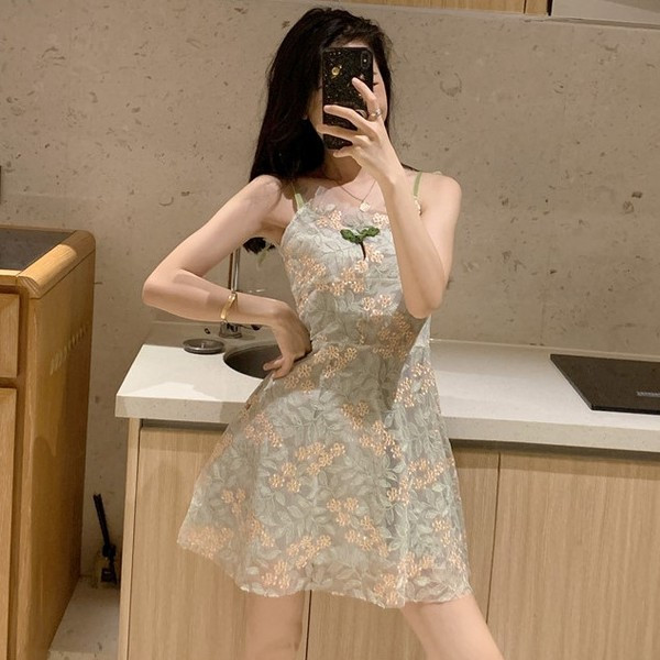 Rochie scurta de dama moderna cu motive florale