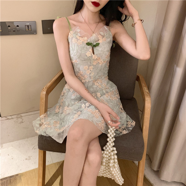 Rochie scurta de dama moderna cu motive florale