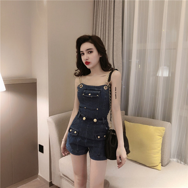 Salopetă de damă modernă din denim de culoare închisă