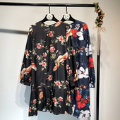 Rochie de dama cu decolteu oval si maneci lungi in doua culori