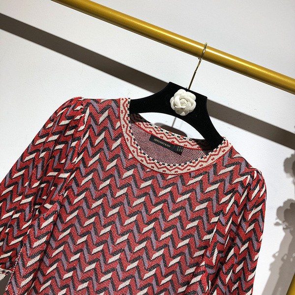 Rochie casual cu decolteu oval si maneci scurte