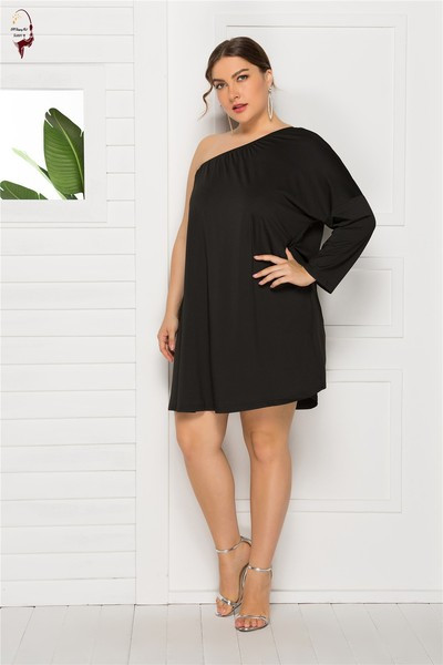 Rochie de dama cu o maneca de culoare neagra
