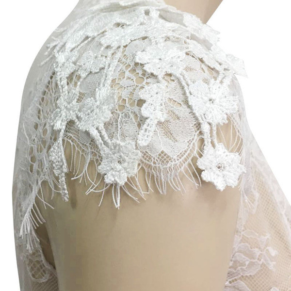 Body de damă elegant, cu mâneci scurte și dantelă în alb