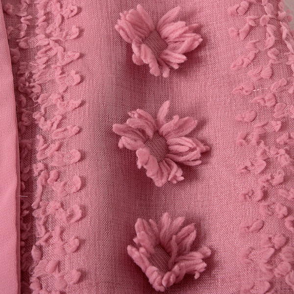 Maieu modern de damă cu element 3D în culoarea roz