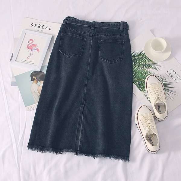 Fusta de dama moderna din denim cu motive rupte si curea