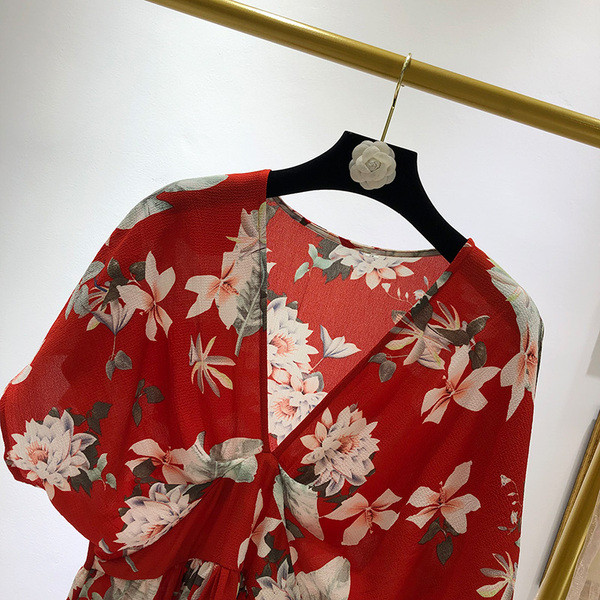 Rochie cu decolteu in V si maneci scurte