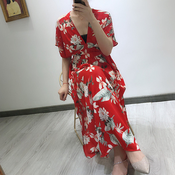 Rochie cu decolteu in V si maneci scurte