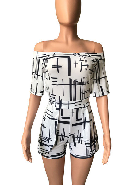 Salopetă de damă elegantă cu umerii goi și mâneci scurte în alb