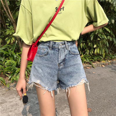 Blugi scurti de dama cu motive rupte si talie inalta