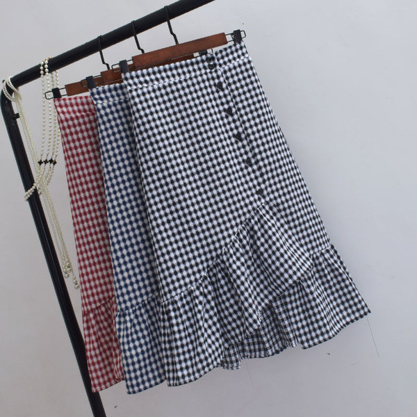 Fusta dama in carouri model asimetric in trei culori