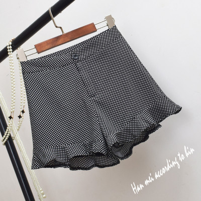 Pantaloni scurti moderni de dama in trei culori