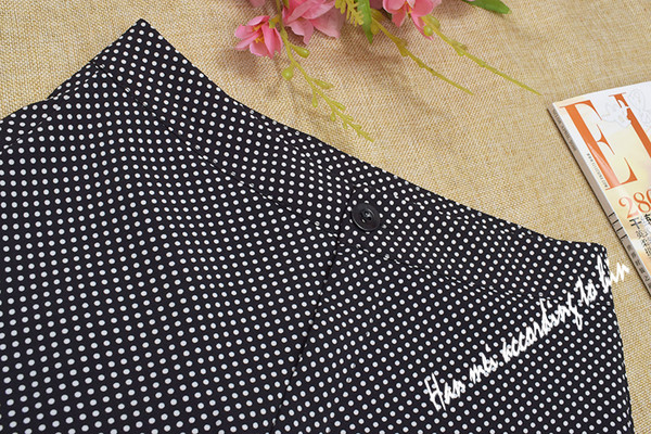 Pantaloni scurti moderni de dama in trei culori