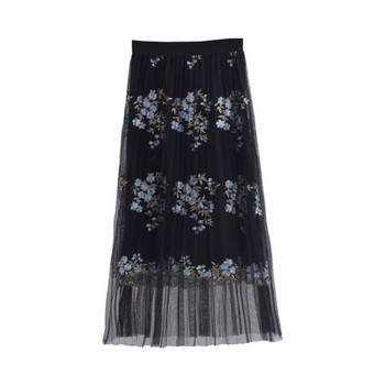 Fusta dama cu dantela si broderie colorata