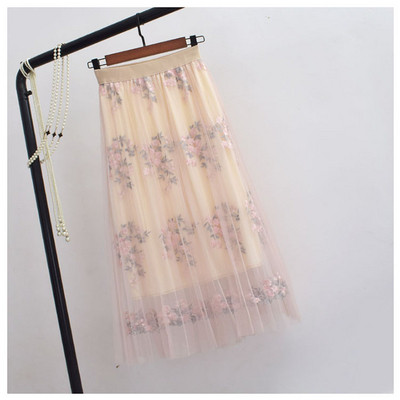 Fusta dama cu dantela si broderie colorata