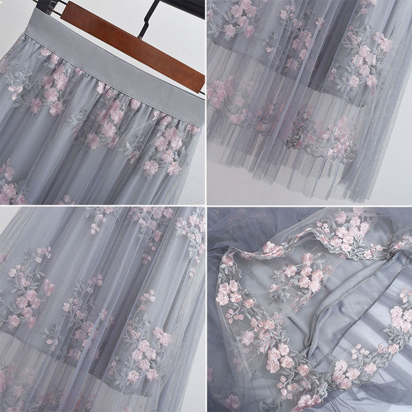 Fusta dama cu dantela si broderie colorata