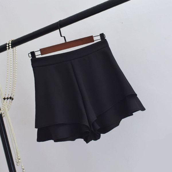 Pantaloni scurți eleganti de damă în patru culori