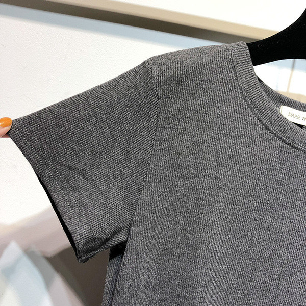 Rochie casual cu decolteu oval si maneci scurte - model uni