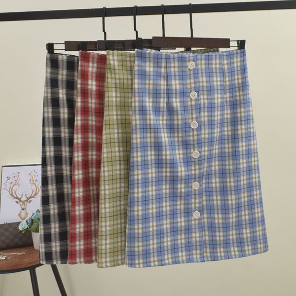 Fusta dama in carouri cu nasturi in mai multe culori