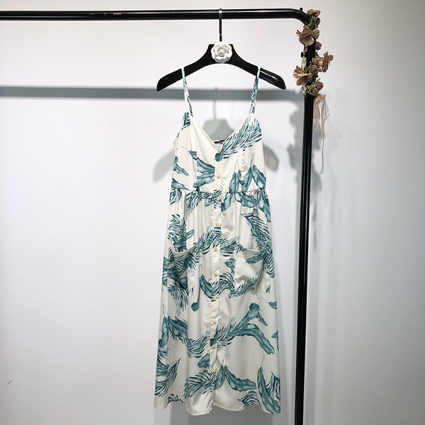 Rochie cu decolteu in V si bretele subtiri