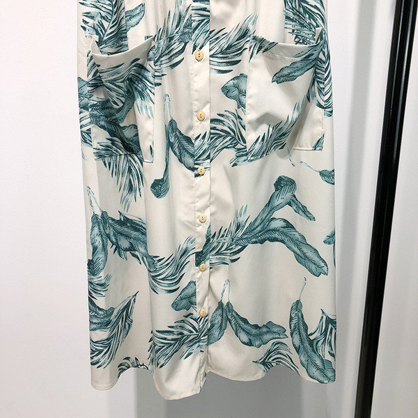 Rochie cu decolteu in V si bretele subtiri