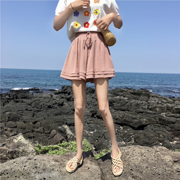 Pantaloni scurti de dama model lat in roz si negru