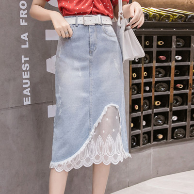 Fusta de dama moderna cu talie inalta intr-o culoare deschisa