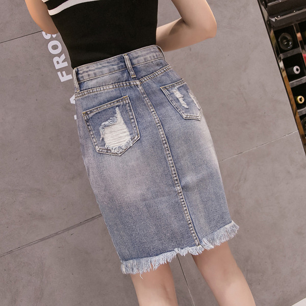 Fusta de dama moderna cu nasturi si motive rupte